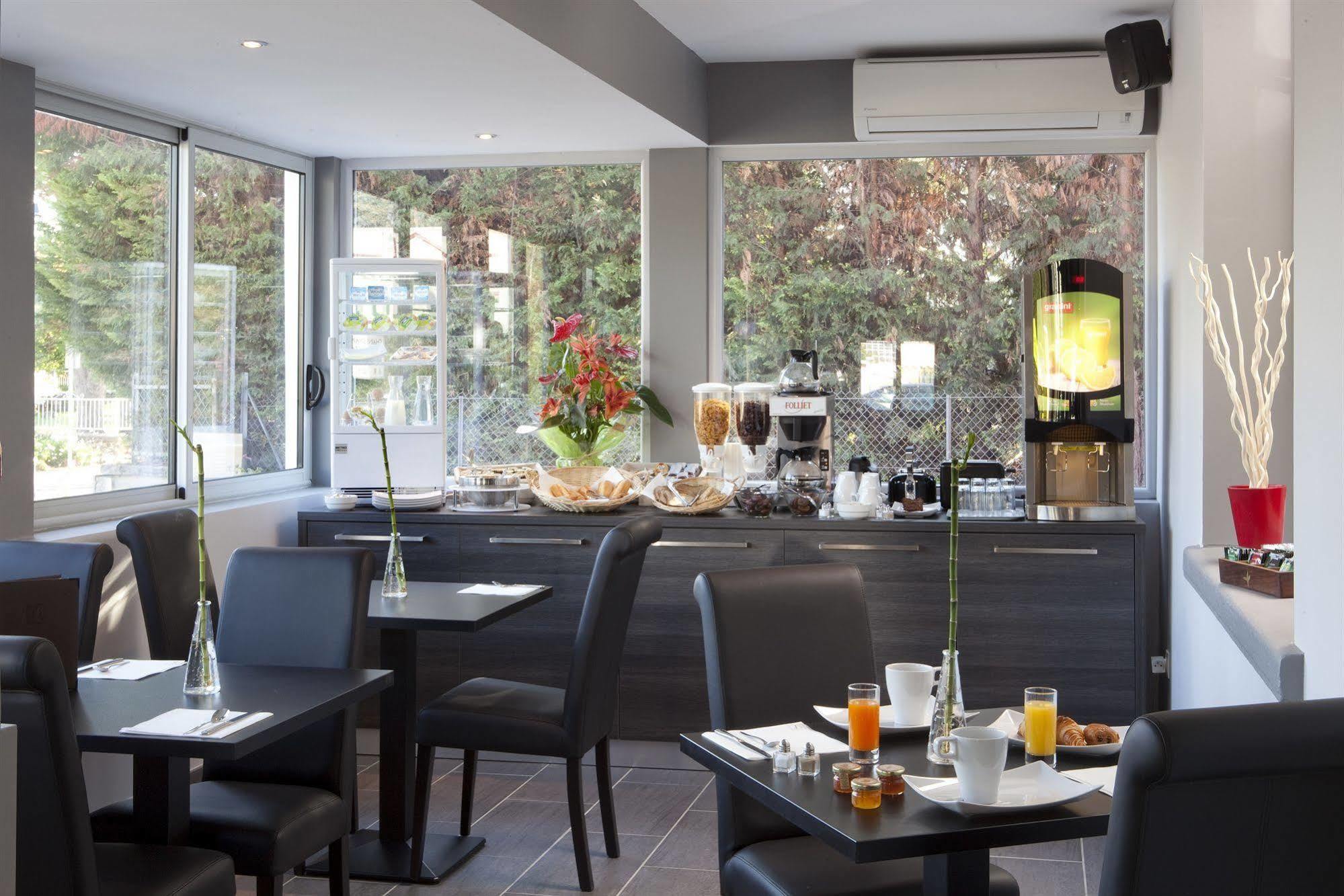Contact Hotels Les Pierres Dorees Amberieux d'Azergues Exterior photo